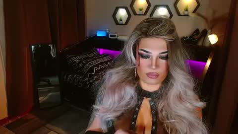 Snapshot of your1truequeen chatting on 06-16-26, 04:53 QUEEN MADISON online show from 06-16-26, 04:53