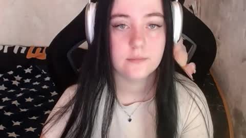 Snapshot of your_8a8y chatting on 12-17-25, 10:10 your_8a8y online show from 12-17-25, 10:10