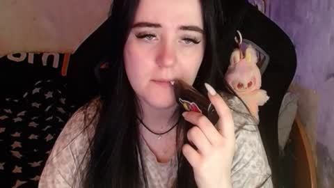 Snapshot of your_8a8y chatting on 12-22-25, 02:41 your_8a8y online show from 12-22-25, 02:41