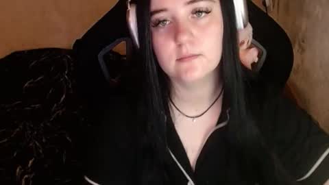 Snapshot of your_8a8y chatting on 01-13-26, 04:18 your_8a8y online show from 01-13-26, 04:18