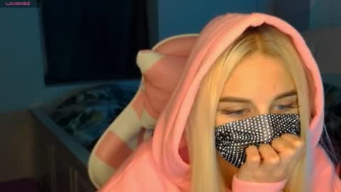 Barbie online show from 01-04-25, 01:42