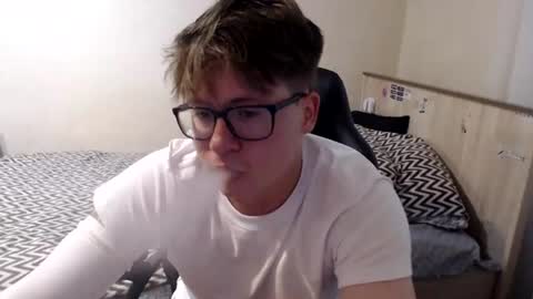 Max online show from 07-17-26, 05:58