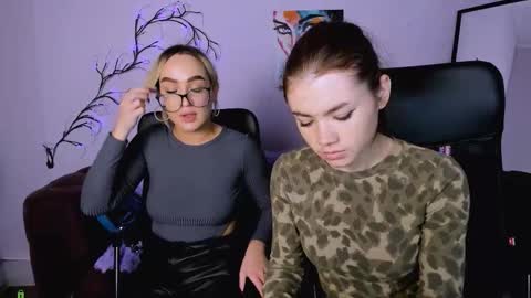 Snapshot of your_bunny12 chatting on 11-06-25, 01:23 your bunny12 online show from 11-06-25, 01:23