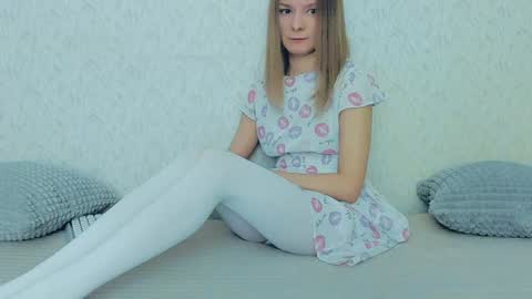 Snapshot of your_caramelka chatting on 01-07-25, 04:50 Lily online show from 01-07-25, 04:50