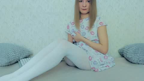 Snapshot of your_caramelka chatting on 01-07-25, 07:52 Lily online show from 01-07-25, 07:52