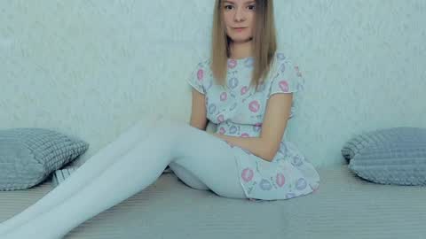 Snapshot of your_caramelka chatting on 01-17-25, 12:31 Lily online show from 01-17-25, 12:31