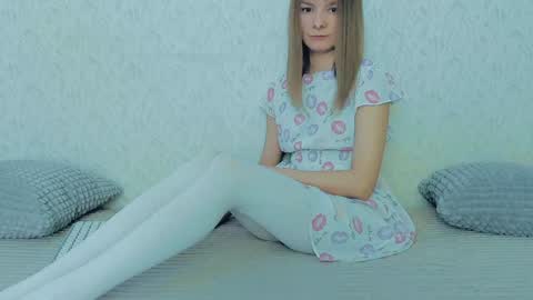 Snapshot of your_caramelka chatting on 02-07-25, 05:10 Lily online show from 02-07-25, 05:10