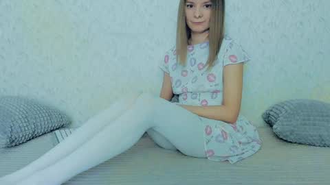 Snapshot of your_caramelka chatting on 02-07-25, 12:06 Lily online show from 02-07-25, 12:06