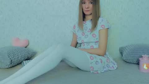 Snapshot of your_caramelka chatting on 02-16-25, 05:04 Lily online show from 02-16-25, 05:04