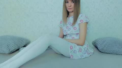 Snapshot of your_caramelka chatting on 03-03-25, 05:53 Lily online show from 03-03-25, 05:53