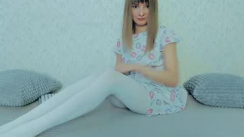 Snapshot of your_caramelka chatting on 03-07-25, 07:08 Lily online show from 03-07-25, 07:08