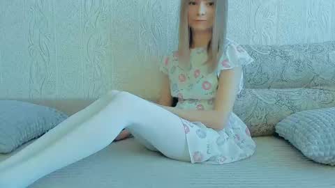 Snapshot of your_caramelka chatting on 03-10-25, 07:10 Lily online show from 03-10-25, 07:10