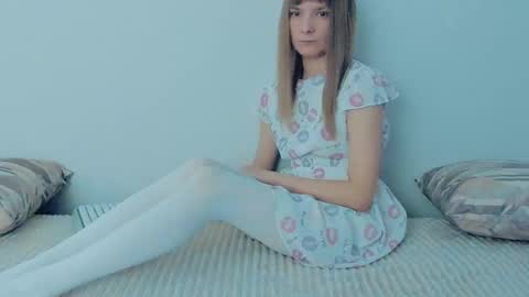 Snapshot of your_caramelka chatting on 09-11-25, 10:37 Lily online show from 09-11-25, 10:37