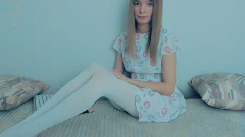 Snapshot of your_caramelka chatting on 11-02-25, 03:42 Lily online show from 11-02-25, 03:42