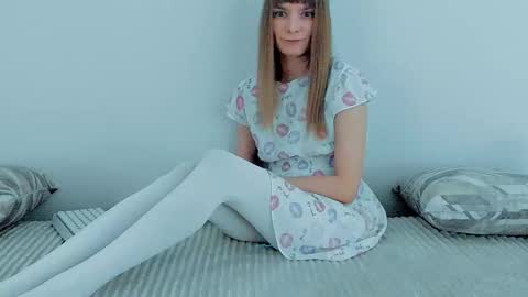 Lily online show from 12-14-25, 03:34