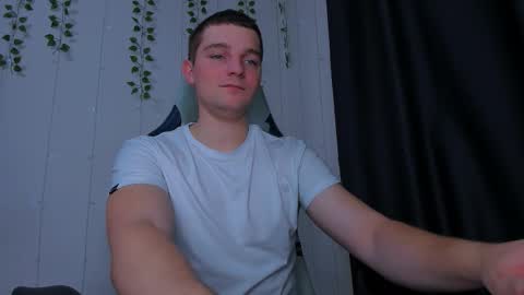 Snapshot of your_claddagh chatting on 12-18-25, 03:29 your_claddagh online show from 12-18-25, 03:29