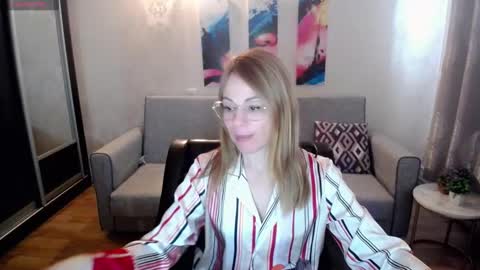 your_crush_12 online show from 10-21-25, 06:25