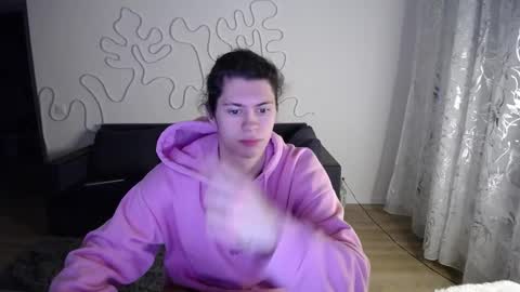 Snapshot of your_cute_friend chatting on 02-14-26, 05:21 Fansly online show from 02-14-26, 05:21