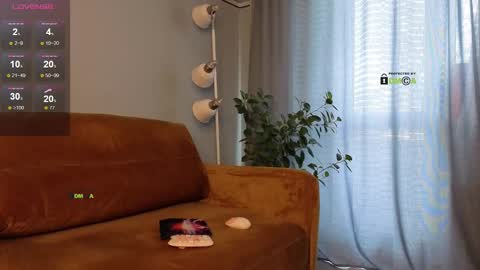 Snapshot of your_dream_alice chatting on 03-10-25, 06:16 Alice online show from 03-10-25, 06:16