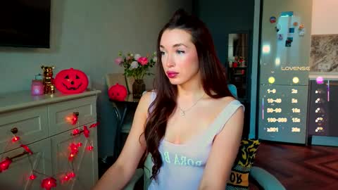 Snapshot of your_evaa chatting on 11-02-25, 02:25 your Evaa online show from 11-02-25, 02:25