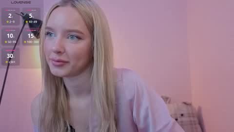 Olivia online show from 10-19-25, 08:53