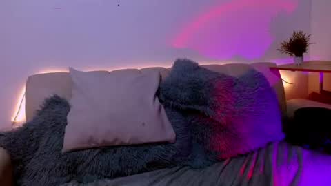 Snapshot of your_girl_of_dream chatting on 08-01-26, 02:49 your_girl_of_dream online show from 08-01-26, 02:49