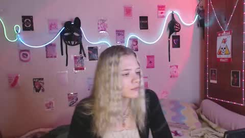 Snapshot of your_horny_friends chatting on 09-09-25, 08:47 Your Horny Friends online show from 09-09-25, 08:47