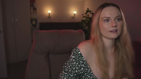 Snapshot of your_kat chatting on 11-10-25, 02:27 Katherine online show from 11-10-25, 02:27