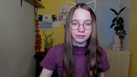 Snapshot of your_leslie chatting on 01-11-25, 03:31 Leslie online show from 01-11-25, 03:31