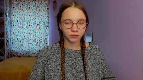 Snapshot of your_leslie chatting on 02-25-25, 02:00 Leslie online show from 02-25-25, 02:00