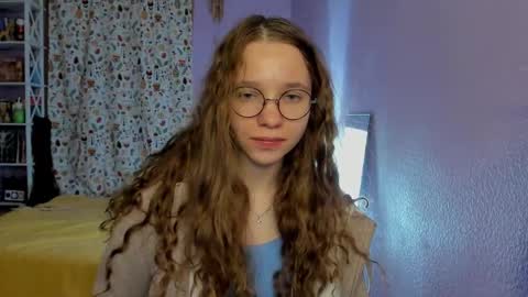 Snapshot of your_leslie chatting on 09-23-25, 11:19 Leslie online show from 09-23-25, 11:19