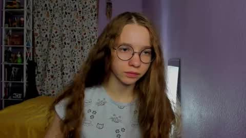 Snapshot of your_leslie chatting on 10-25-25, 12:29 Leslie online show from 10-25-25, 12:29