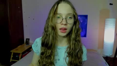 Snapshot of your_leslie chatting on 03-17-26, 08:34 Leslie online show from 03-17-26, 08:34