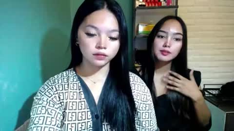 Snapshot of your_miss_ellexxx chatting on 05-10-26, 12:54 Elle online show from 05-10-26, 12:54