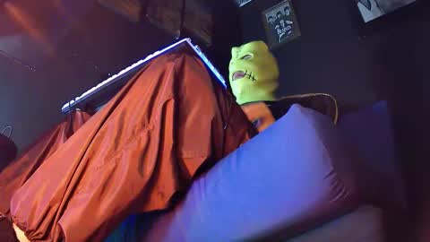 Miss Sarah online show from 12-30-24, 01:58