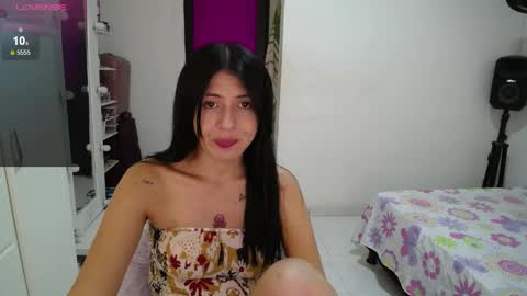 Snapshot of your_slutty_doll_ chatting on 02-23-25, 03:24 Danna online show from 02-23-25, 03:24