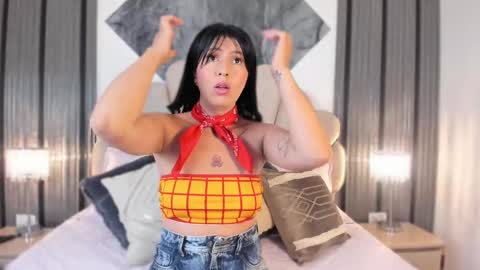 Snapshot of your_slutty_doll_ chatting on 10-04-25, 11:30 Danna online show from 10-04-25, 11:30