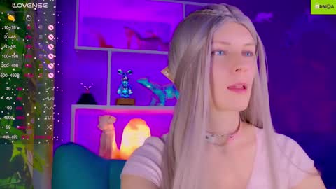 Snapshot of your_spring chatting on 11-25-25, 02:11 your_spring online show from 11-25-25, 02:11