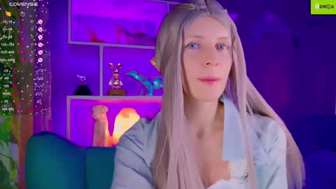 Snapshot of your_spring chatting on 11-28-25, 01:30 your_spring online show from 11-28-25, 01:30