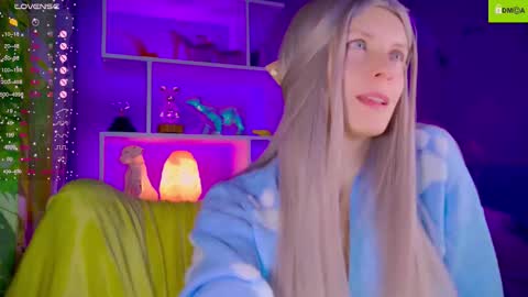 Snapshot of your_spring chatting on 12-01-25, 10:53 your_spring online show from 12-01-25, 10:53