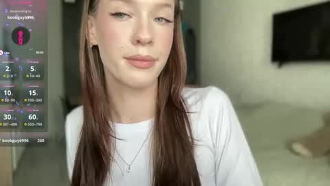 Mia  online show from 05-19-26, 01:17