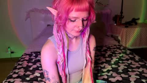 Snapshot of your_sweetpussy chatting on 05-31-26, 08:10 Anya online show from 05-31-26, 08:10