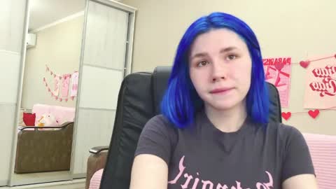Snapshot of your_tender_doll chatting on 06-07-26, 11:25 Alice online show from 06-07-26, 11:25