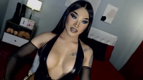 TRICXIEBELLE online show from 12-02-25, 11:00