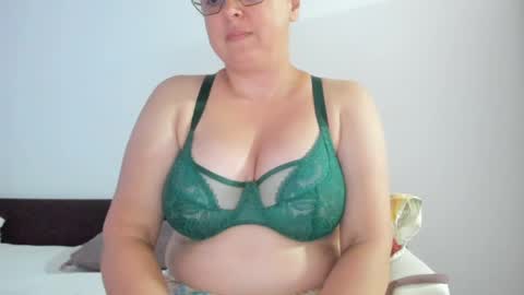 Snapshot of your_victoria chatting on 06-20-26, 06:00 Your Victoria online show from 06-20-26, 06:00