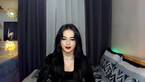 Snapshot of yourasiancockisontop chatting on 01-11-25, 10:18 kim online show from 01-11-25, 10:18