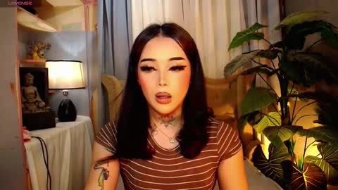 Snapshot of yourasiancockisontop chatting on 11-19-25, 09:09 kim online show from 11-19-25, 09:09