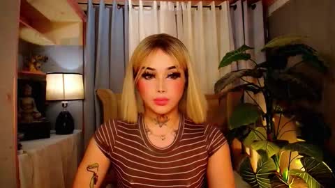 Snapshot of yourasiancockisontop chatting on 11-25-25, 11:10 kim online show from 11-25-25, 11:10