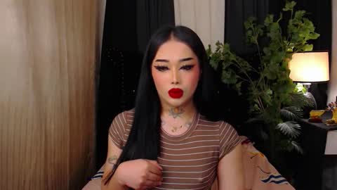 Snapshot of yourasiancockisontop chatting on 12-03-25, 06:17 kim online show from 12-03-25, 06:17