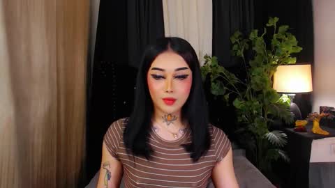 Snapshot of yourasiancockisontop chatting on 12-05-25, 06:15 kim online show from 12-05-25, 06:15